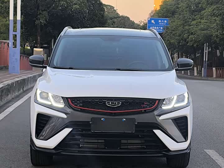 Фото 2 - Geely Coolray