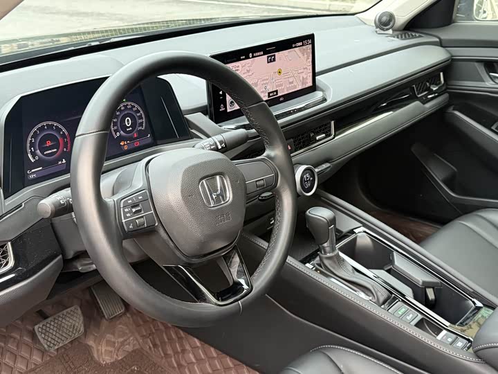 Фото 4 - Honda Inspire