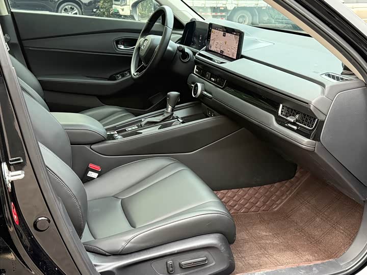 Фото 7 - Honda Inspire