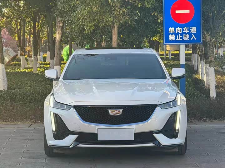 Фото 2 - Cadillac CT5