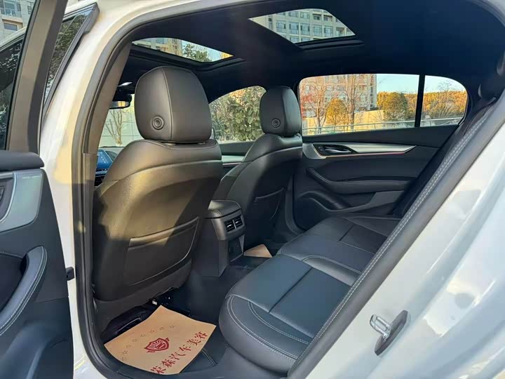 Фото 7 - Cadillac CT5