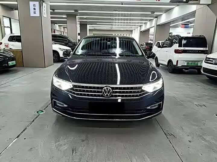 Фото 2 - Volkswagen Magotan