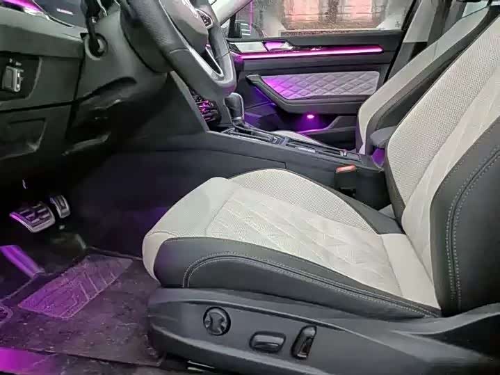 Фото 5 - Volkswagen Magotan