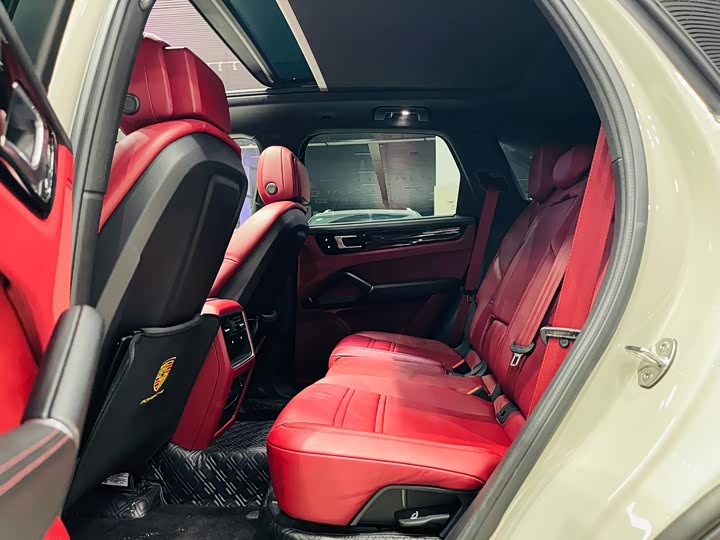 Фото 7 - Porsche Cayenne