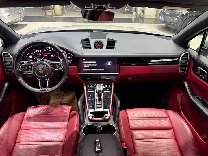 Фото 8 - Porsche Cayenne