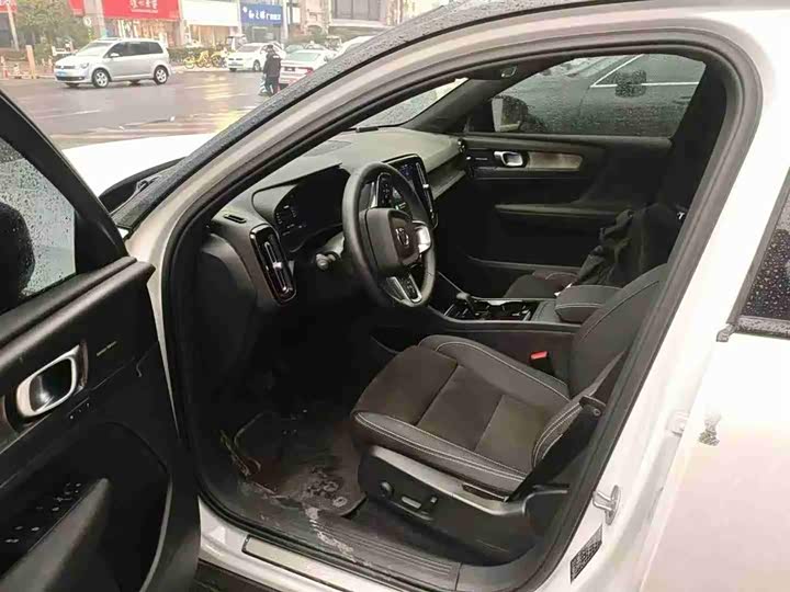 Фото 3 - Volvo XC40 EV