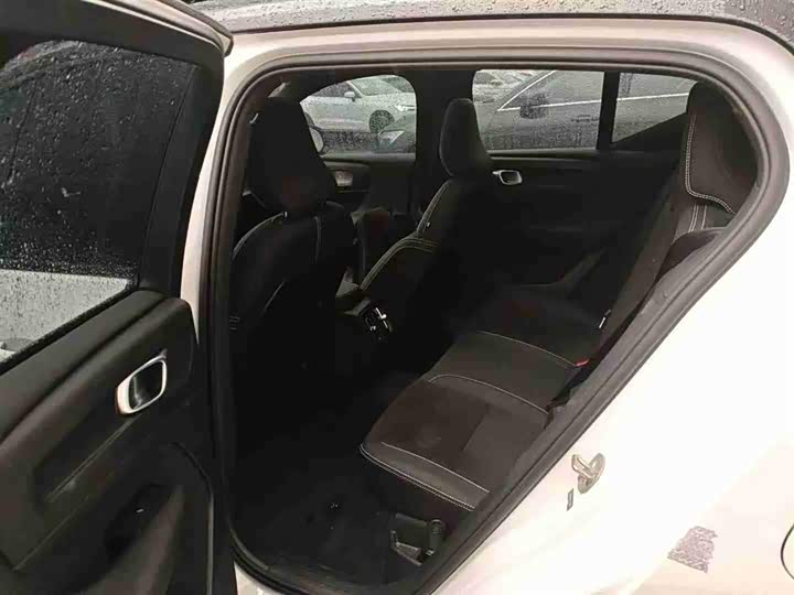 Фото 4 - Volvo XC40 EV