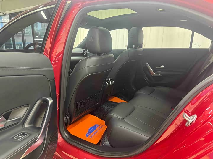 Фото 8 - Mercedes-Benz A-Class