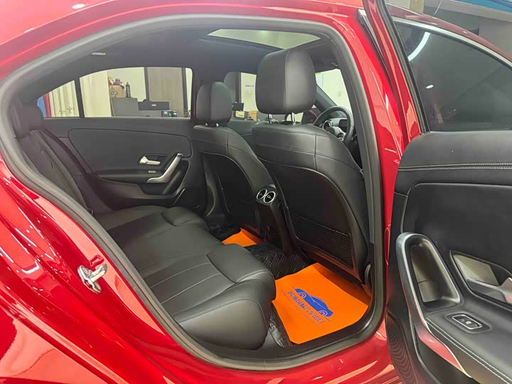 Фото 9 - Mercedes-Benz A-Class