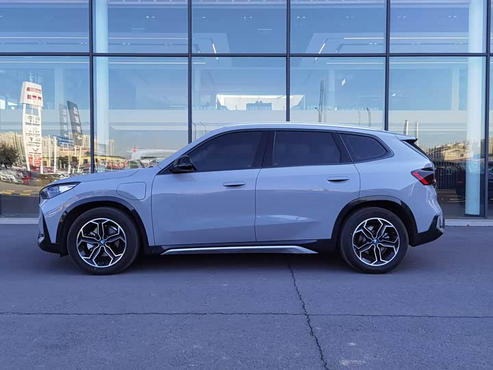 Фото 2 - BMW iX1