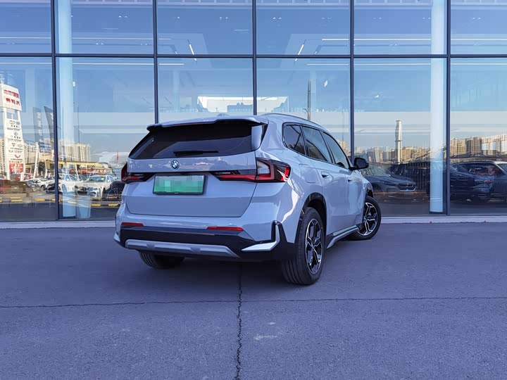 Фото 3 - BMW iX1