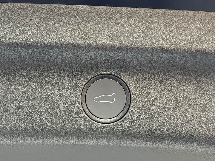 Фото 8 - Tesla Model Y