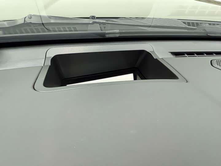 Фото 7 - Tank 400 Hybrid