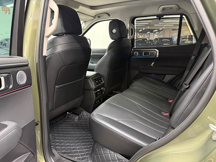 Фото 9 - Tank 400 Hybrid