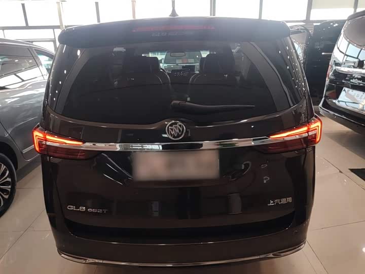 Фото 6 - Buick GL8 ES