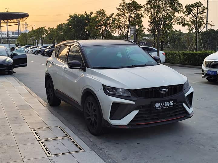 Фото 3 - Geely Coolray