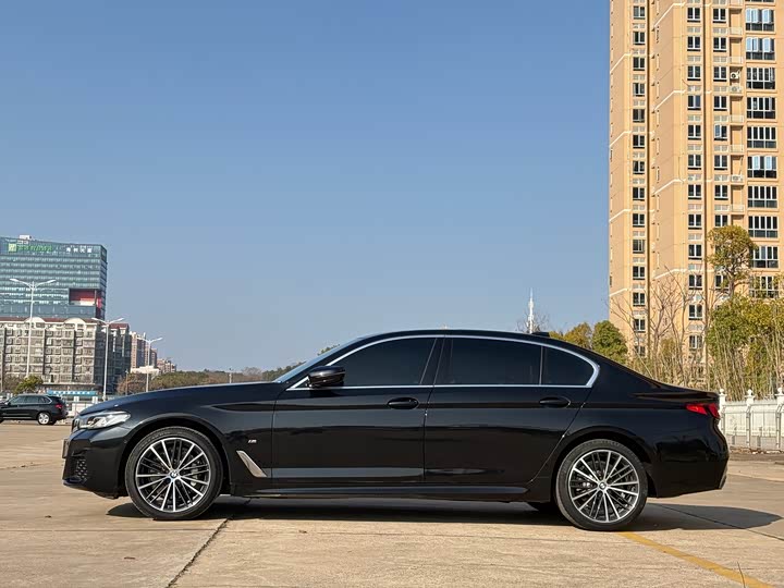 Фото 3 - BMW 5 Series