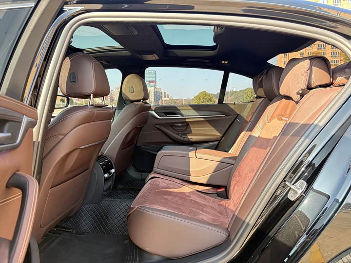 Фото 7 - BMW 5 Series