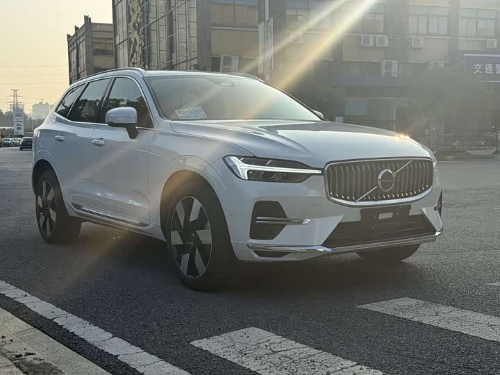 Фото 3 - Volvo XC60 Hybrid