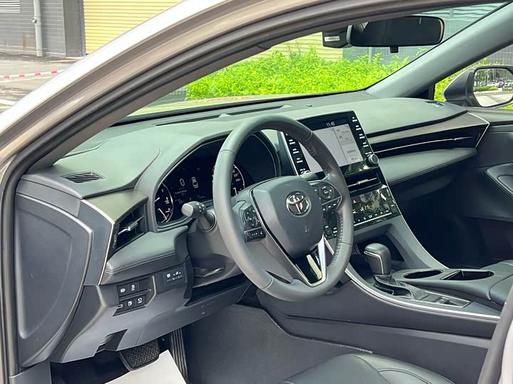 Фото 9 - Toyota Avalon