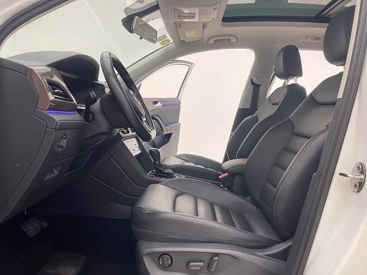 Фото 7 - Volkswagen Tharu