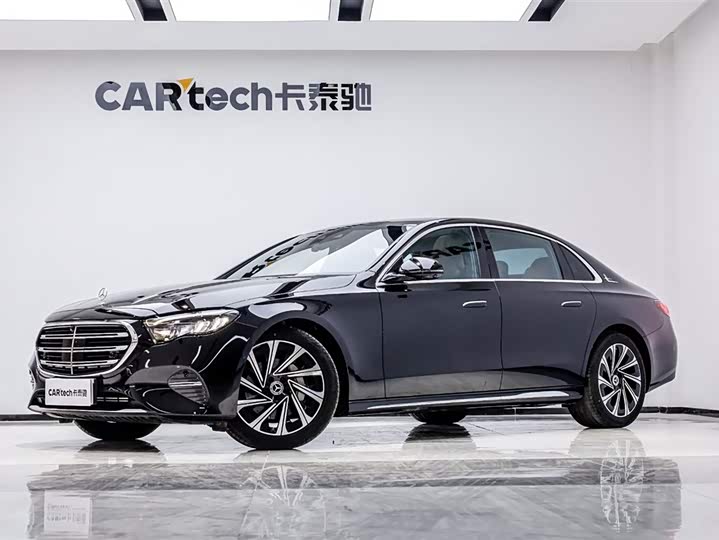 Фото 1 - Mercedes-Benz E-Class