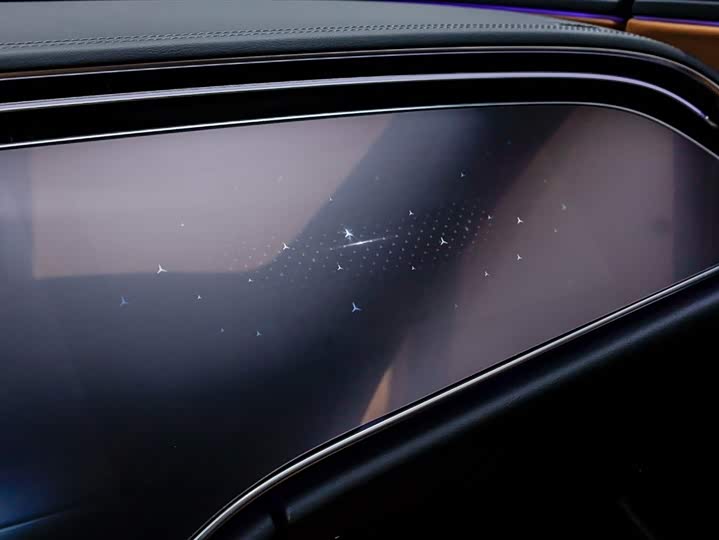 Фото 4 - Mercedes-Benz E-Class