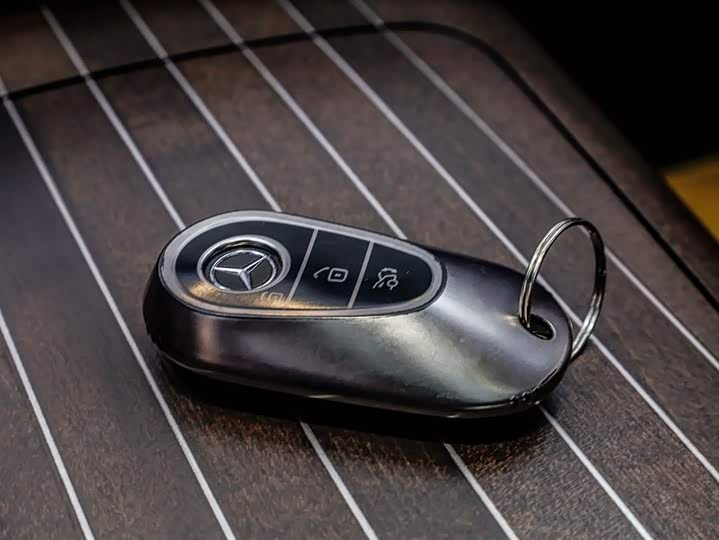 Фото 5 - Mercedes-Benz E-Class