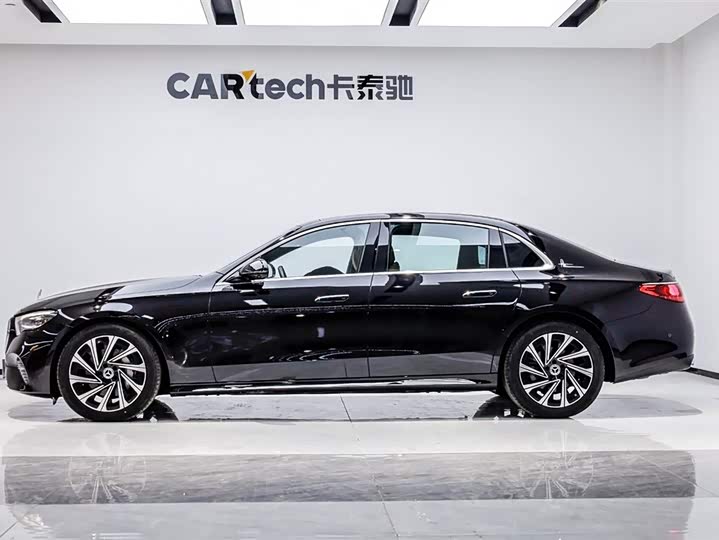 Фото 9 - Mercedes-Benz E-Class