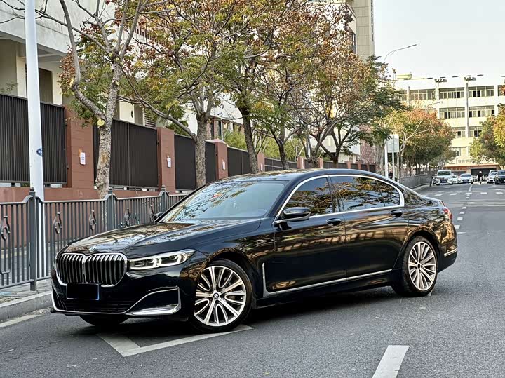 Фото 1 - BMW 7 Series