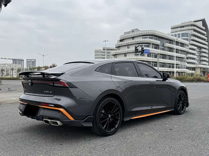 Фото 6 - Changan UNI-V