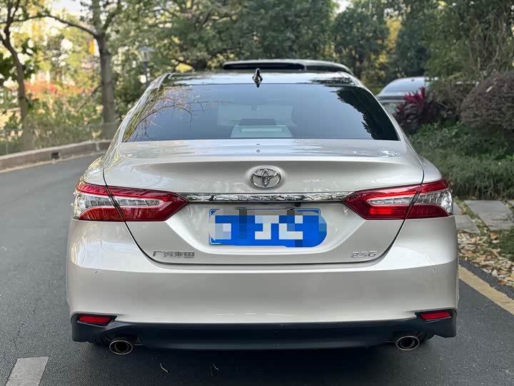 Фото 4 - Toyota Camry