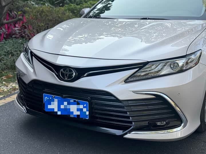 Фото 6 - Toyota Camry