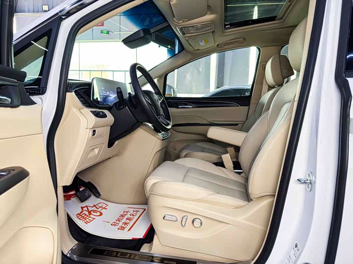 Фото 5 - Buick GL8 ES