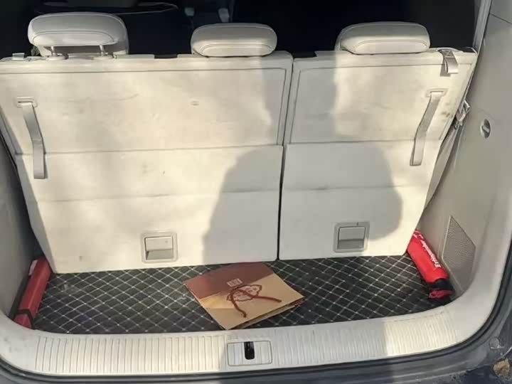 Фото 6 - Roewe iMax 8