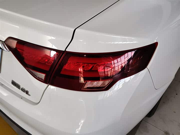 Фото 8 - Geely Emgrand GL