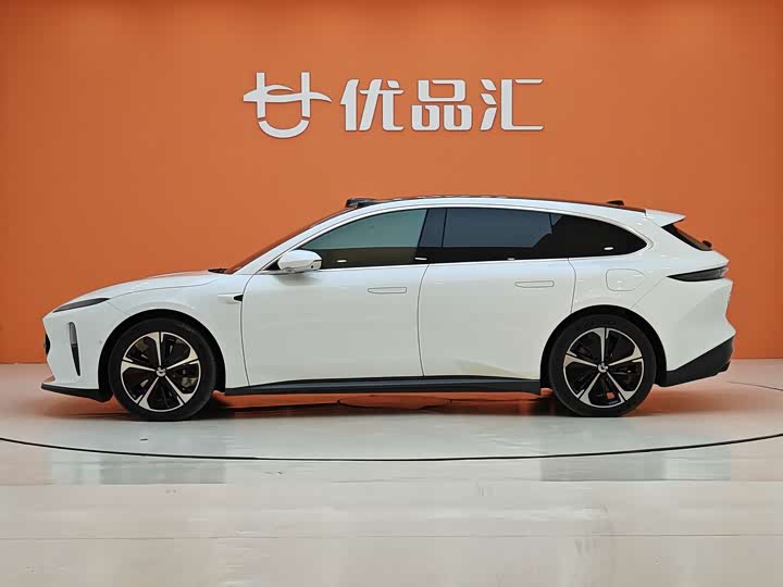 Фото 2 - Nio ET5T