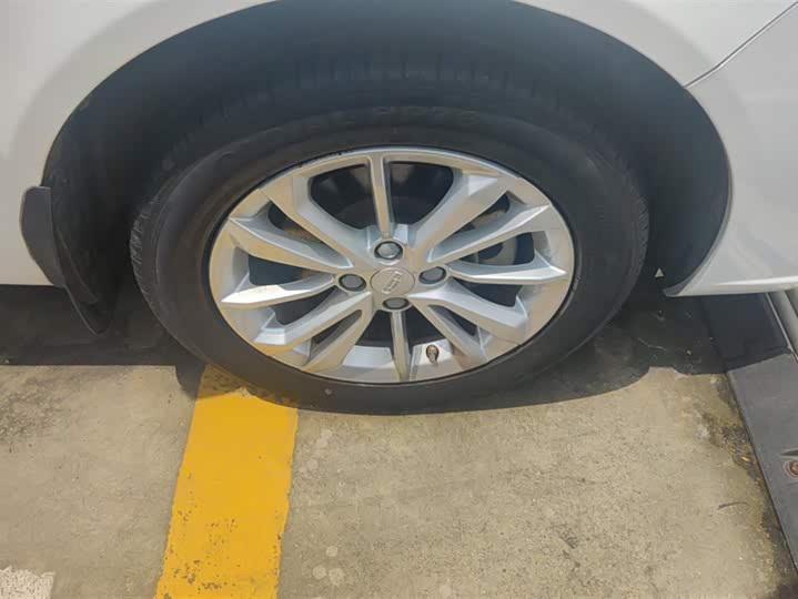 Фото 6 - Geely Vision