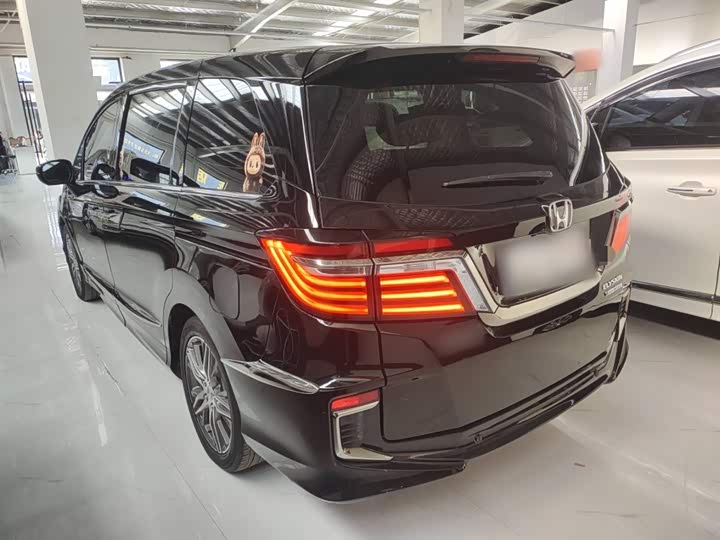 Фото 5 - Honda Elysion