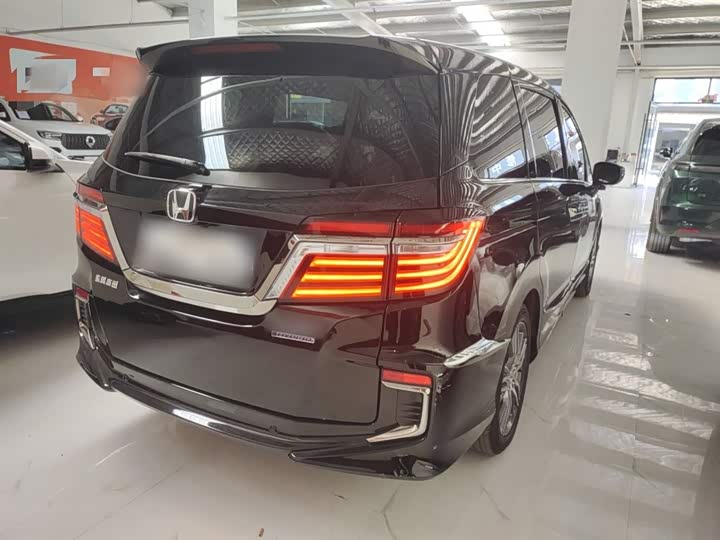 Фото 7 - Honda Elysion