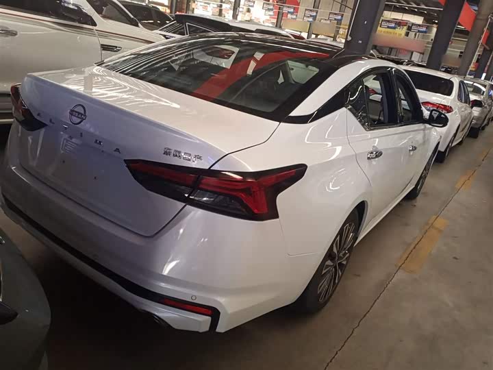 Фото 7 - Nissan Teana