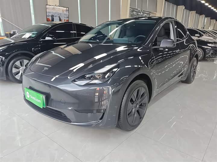 Фото 1 - Tesla Model Y