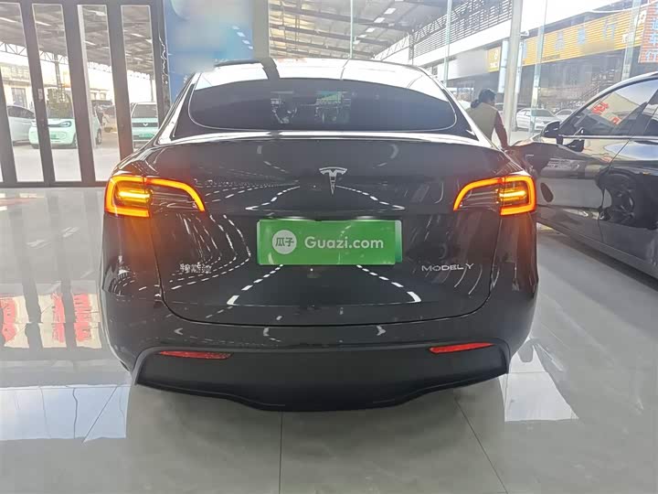 Фото 6 - Tesla Model Y