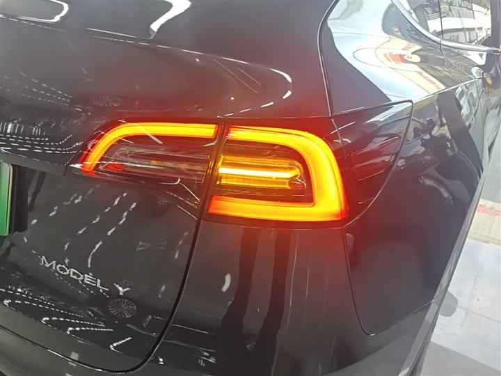 Фото 8 - Tesla Model Y