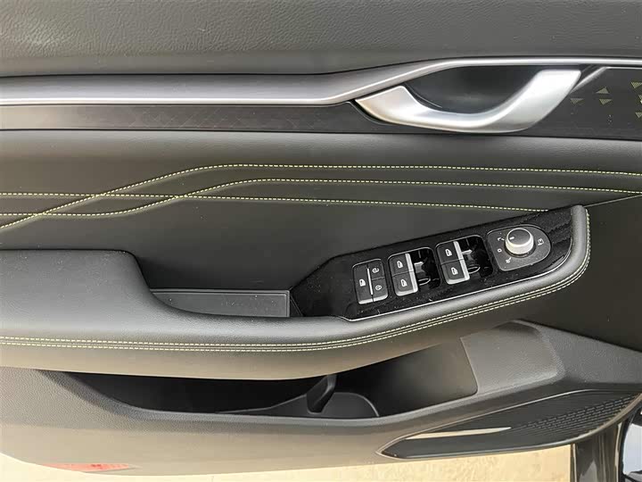 Фото 5 - Geely Preface