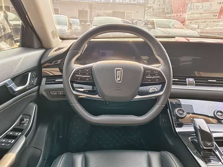 Фото 6 - Bestune B70