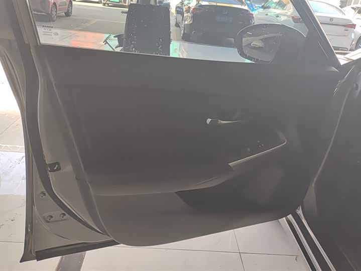 Фото 7 - Nissan Sylphy