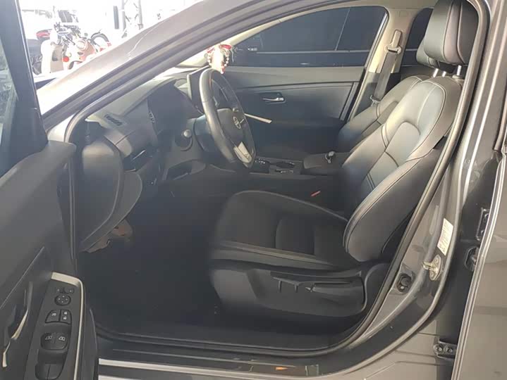 Фото 9 - Nissan Sylphy