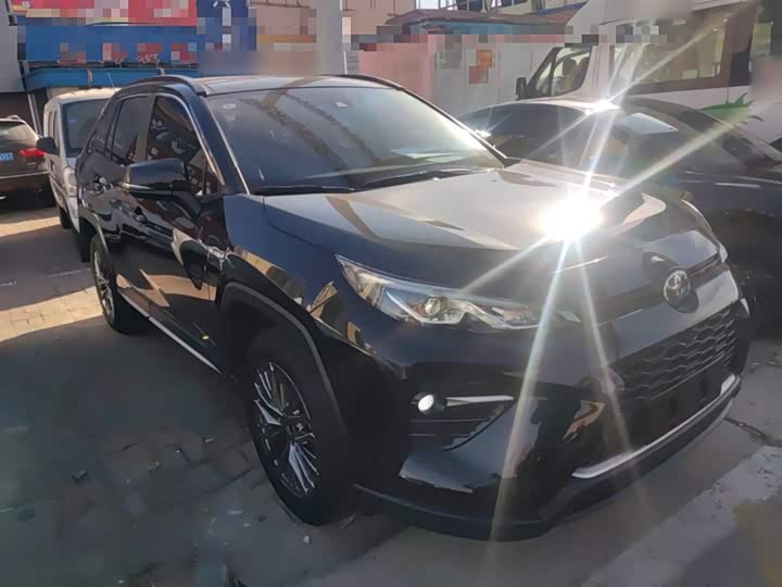 Фото 4 - Toyota Wildlander