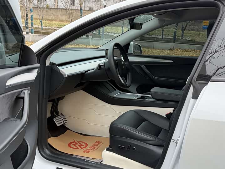 Фото 4 - Tesla Model Y